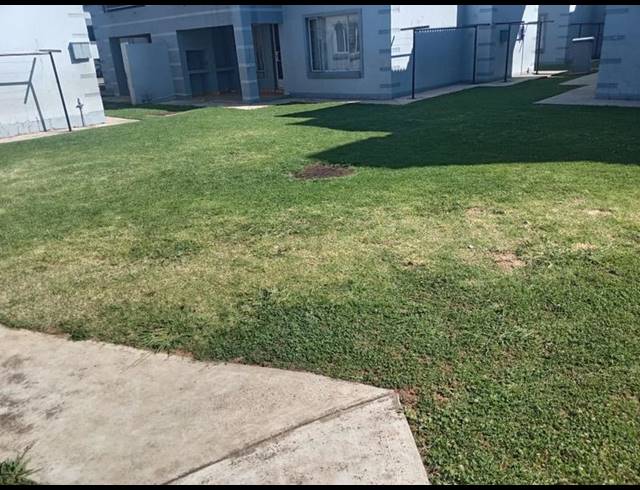 3 BEDROOM TOWNHOUSE FOR SALE IN CRYSTAL PARK